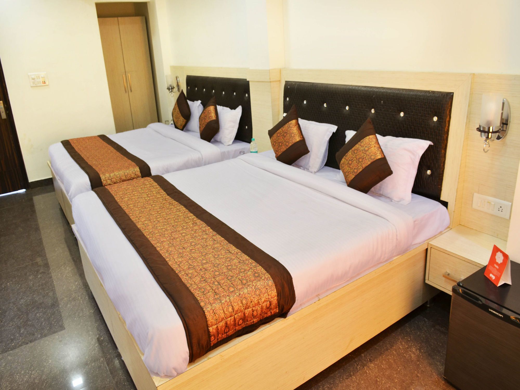 Hotel Oyo 7447 Grand Park Amritsar Exterior foto