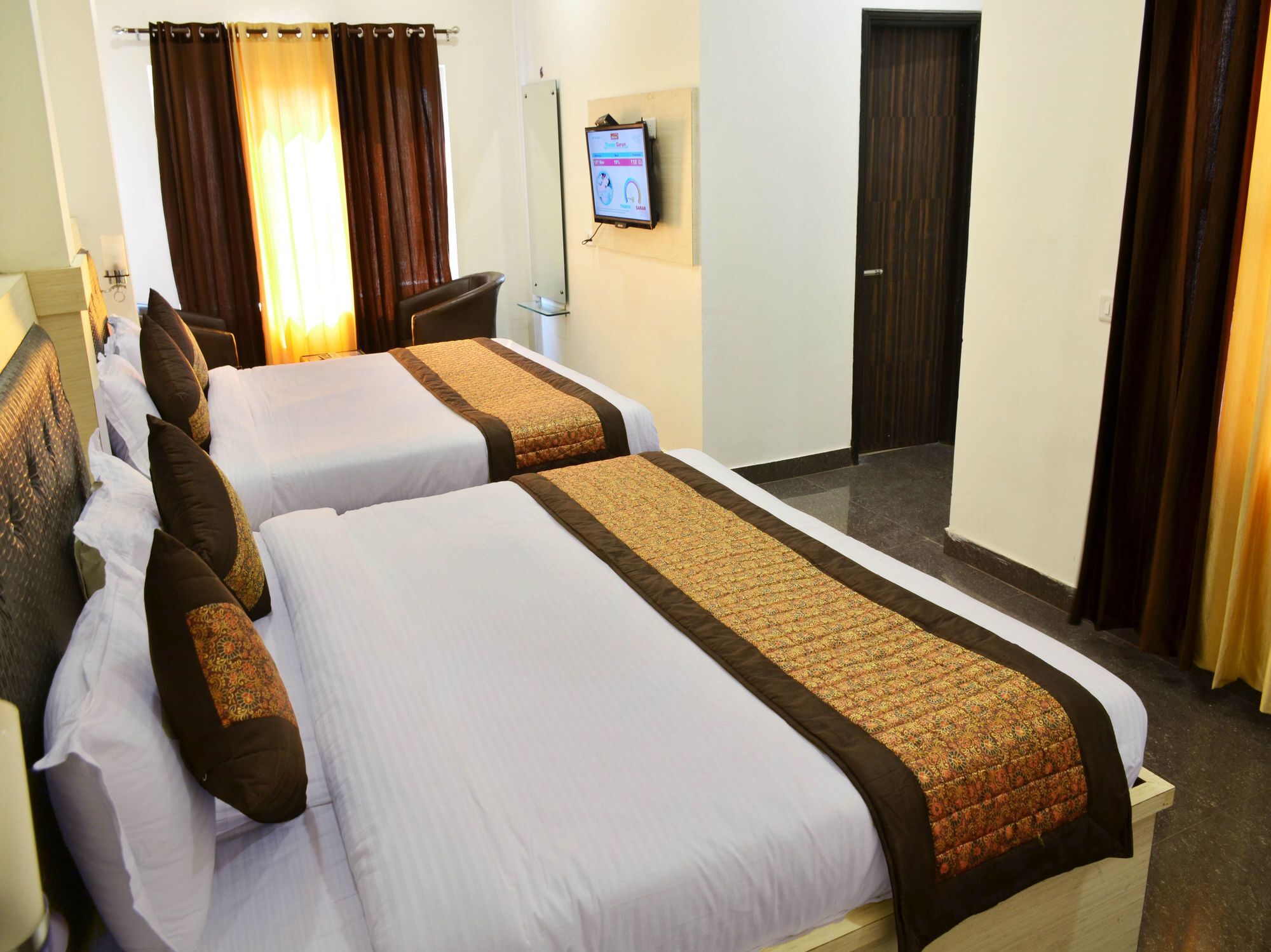 Hotel Oyo 7447 Grand Park Amritsar Exterior foto