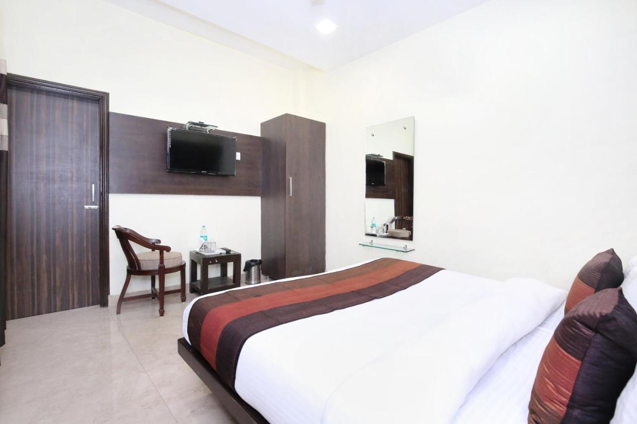 Hotel Oyo 7447 Grand Park Amritsar Exterior foto